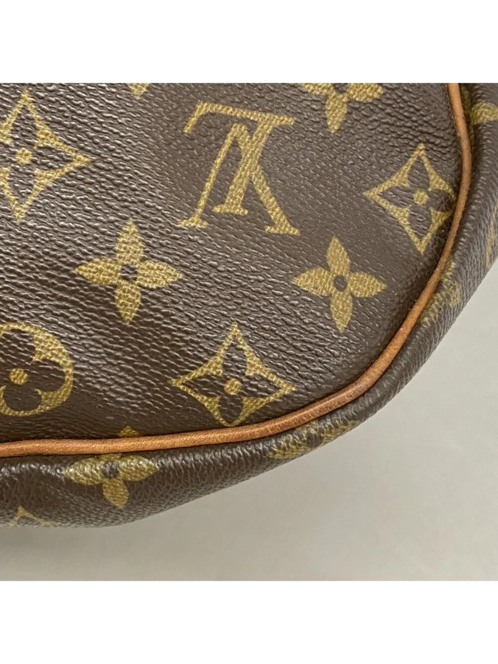 Louis Vuitton Shoulder Bag Monogram Saumur 35 Brown
